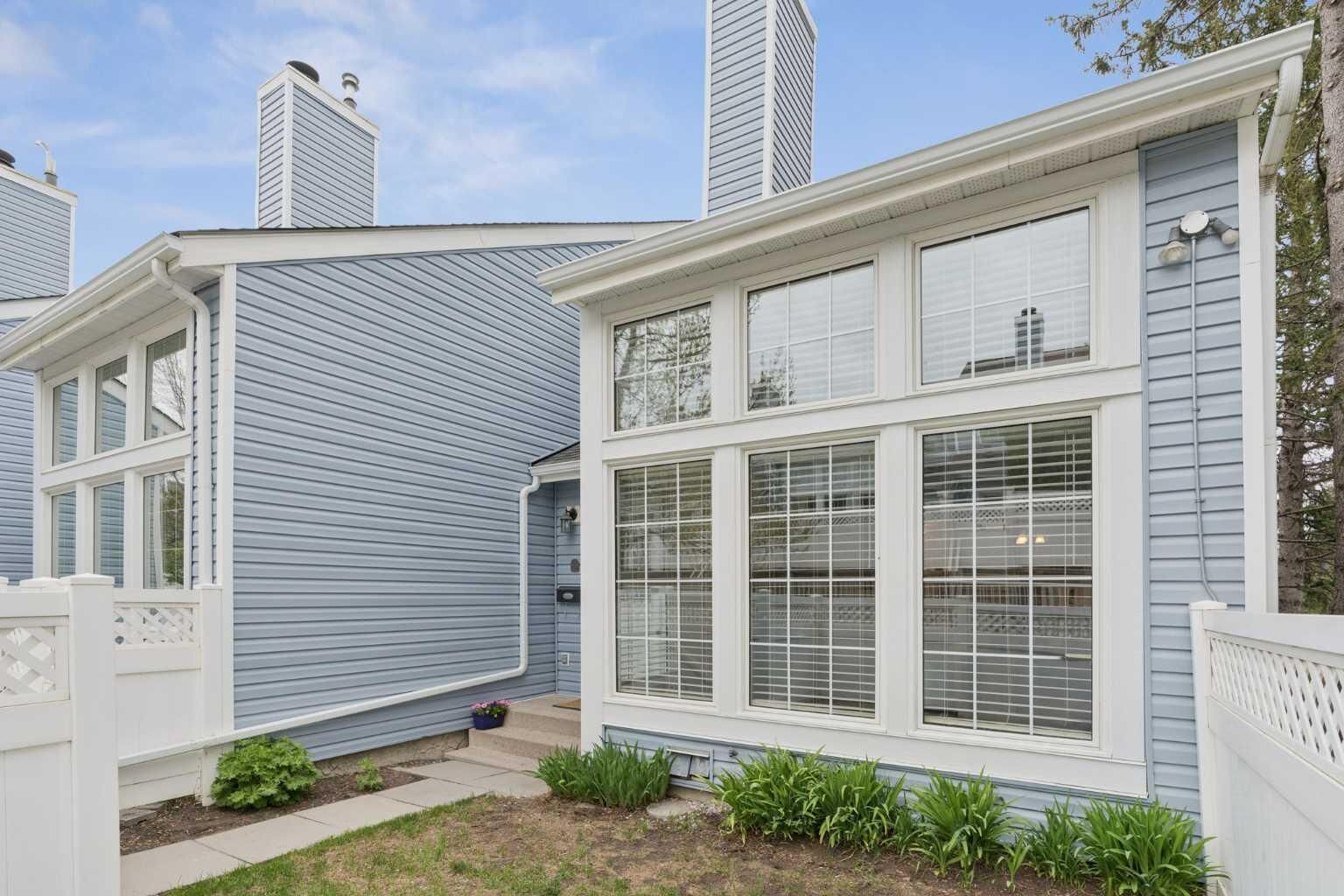 Property Photo:  28 Berwick Crescent NW 38  AB T3K 1Y7 
