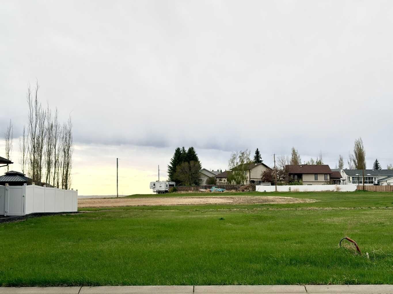 Property Photo:  1113 5A Avenue SE  AB T0M 2A0 