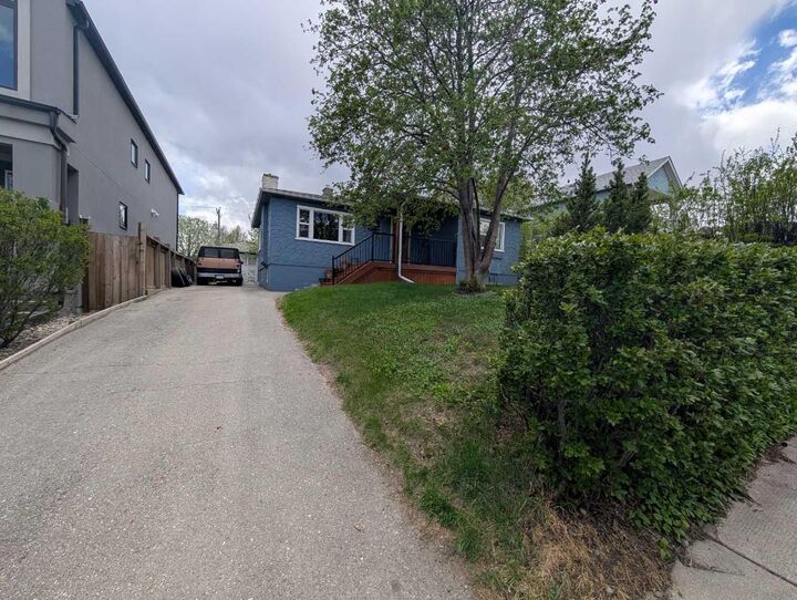 Property Photo:  1815 32 Avenue SW  AB T2T 1W3 