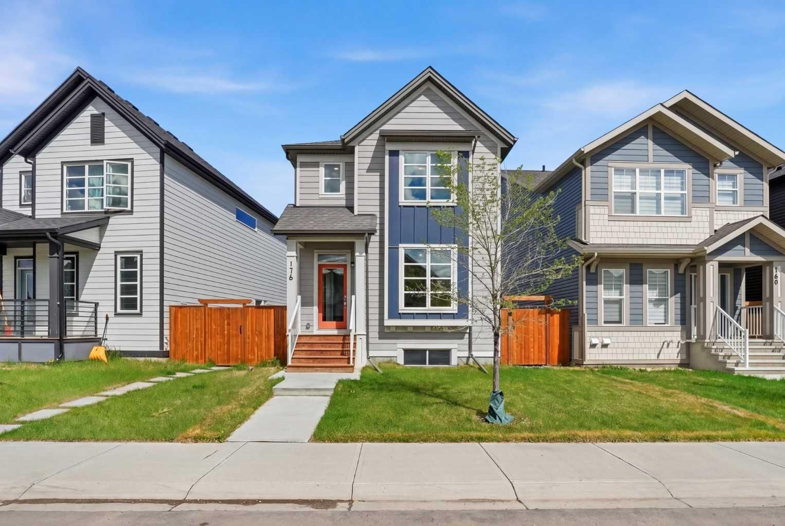 Property Photo:  176 Walcrest Boulevard SE  AB T2X 4L6 