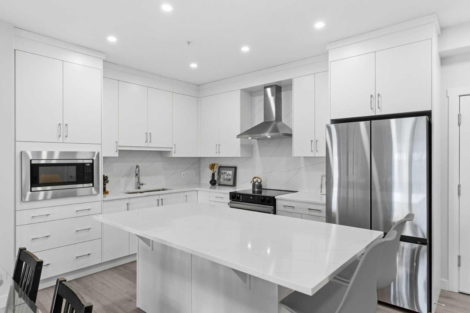 Property Photo: 81 Arbour Lake View NW 1306 AB T3G 0H4