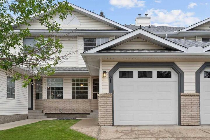 31 Silvergrove Close NW — photo 1