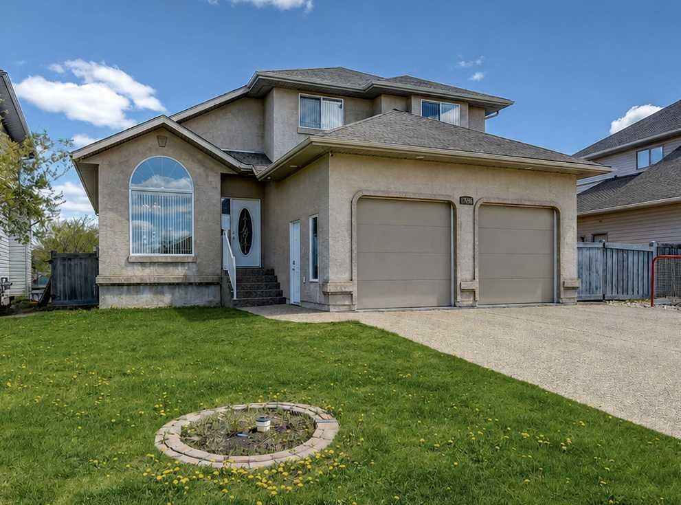 Property Photo: 12605 Lakeshore Drive AB T8X 8C6