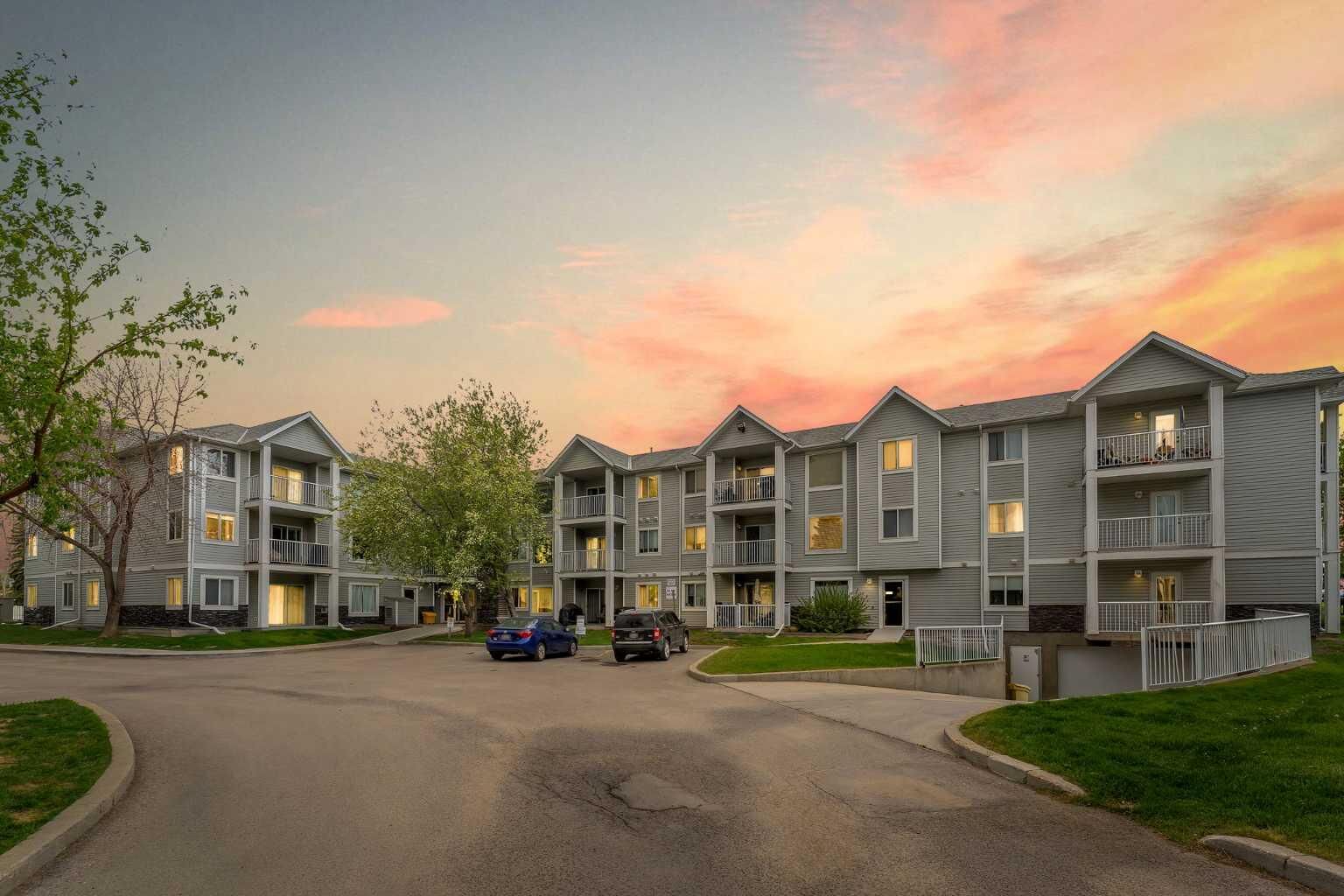 Property Photo: 1307 Valleyview Park SE 307 AB T2B 3R6