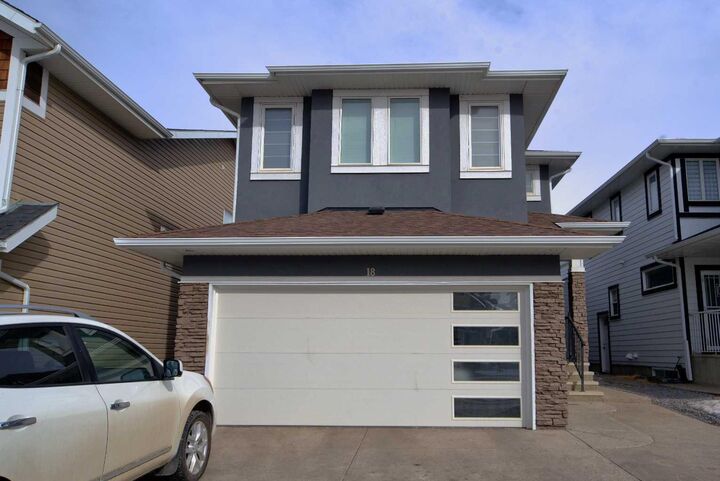 18 Redstone Manor NE — photo 1