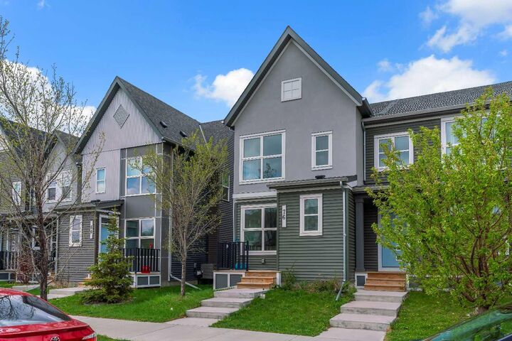 Property Photo: 76 Carrington Boulevard NW AB T3P 1K6