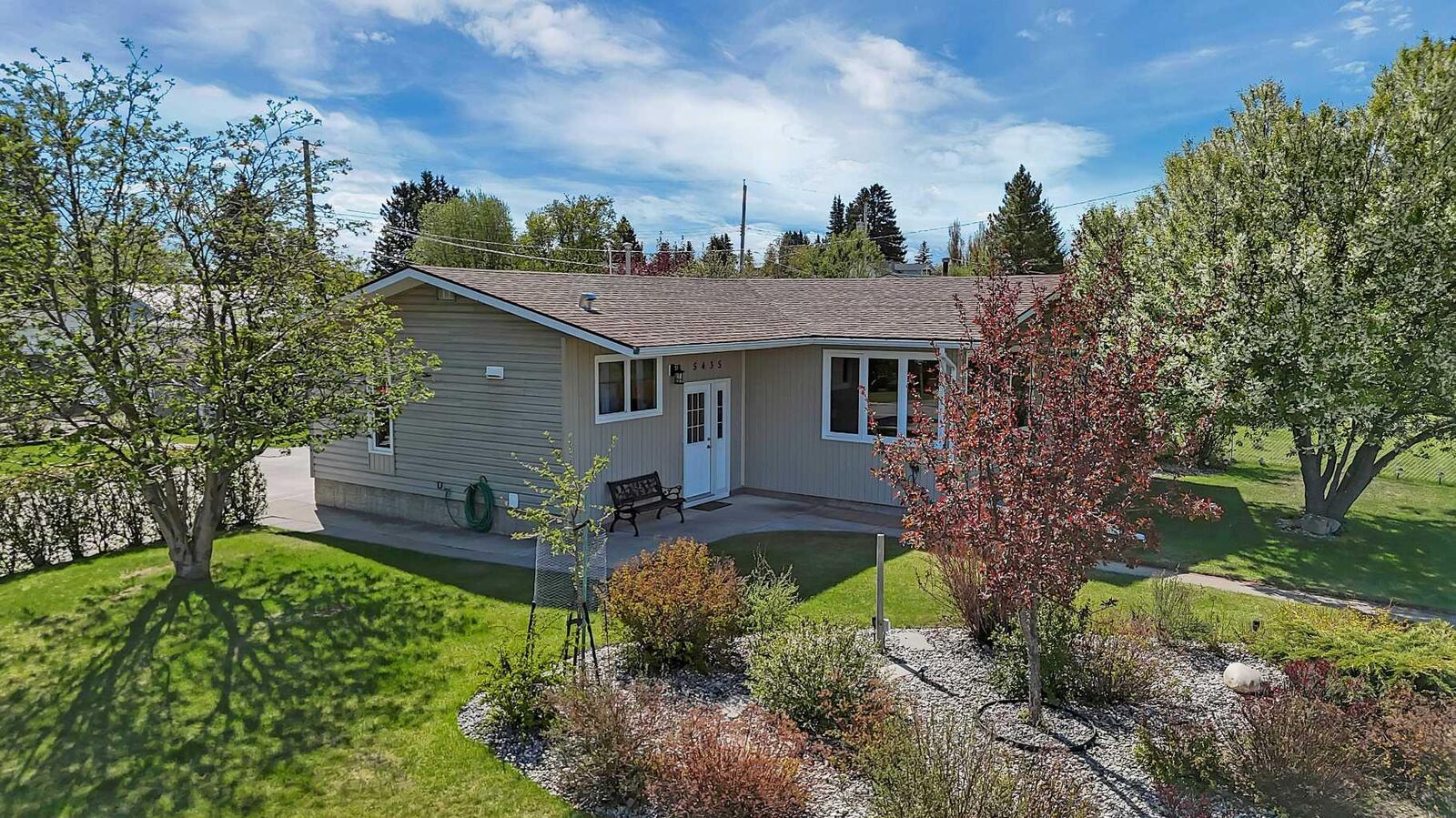 Property Photo: 5435 54 Street AB T4T 1A1