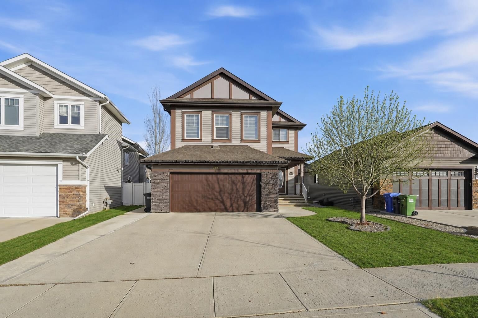 Property Photo: 205 Van Slyke Way AB T4R 0N7
