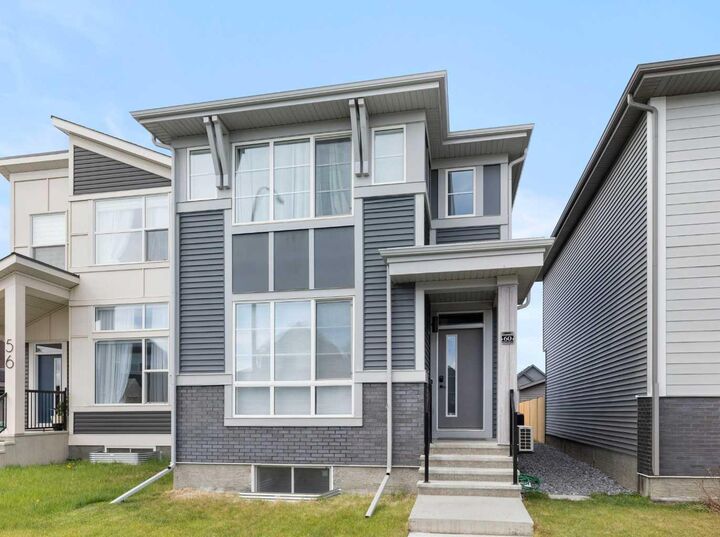 Property Photo:  60 Belmont Villas SW  AB T2X 4W2 