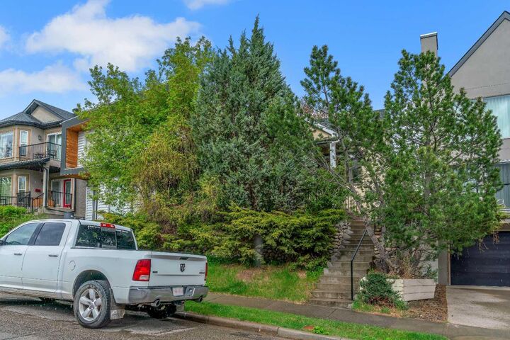 Property Photo: 3830 1 Street SW AB T2S 1R3