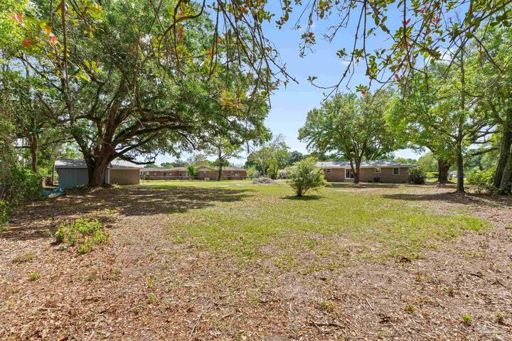 Property Photo:  6114 Confederate Dr  FL 32503 
