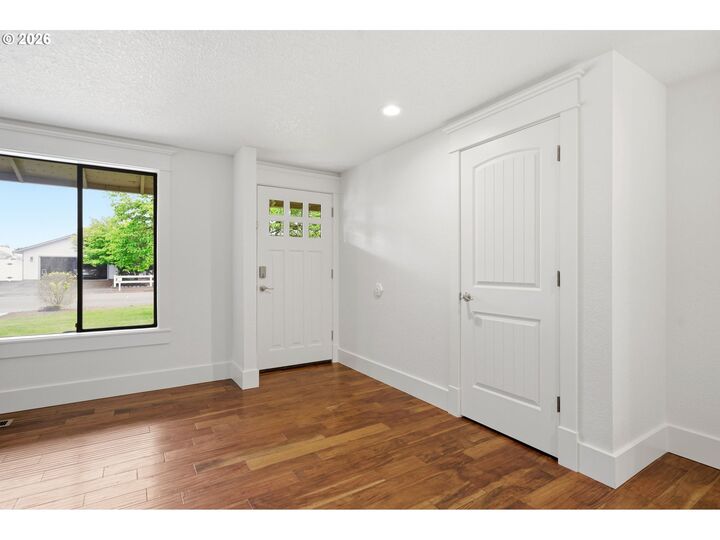 Property Photo: 615 NE 132nd St WA 98685