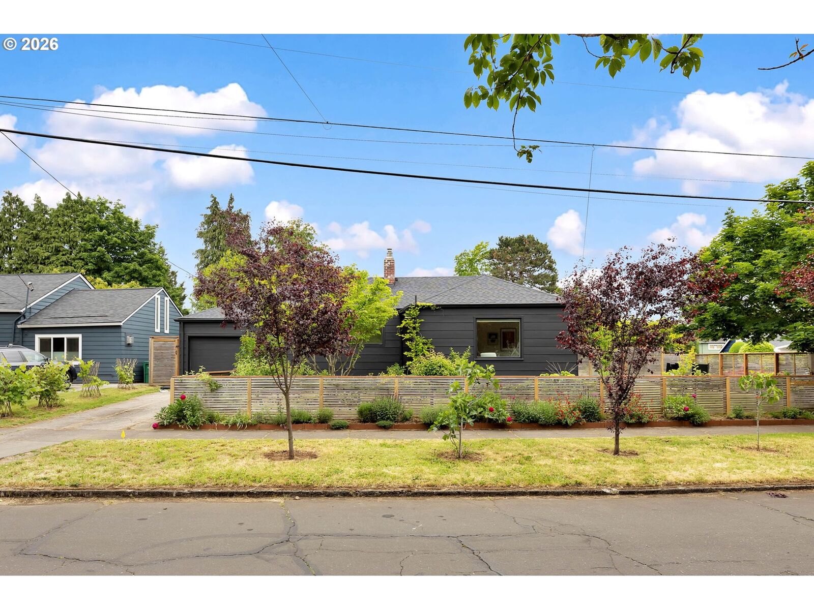 Property Photo: 3008 NE 70th Ave OR 97213