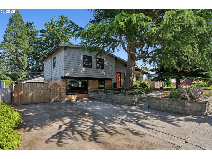 Property Photo:  2726 NE 137th Ave  OR 97230 