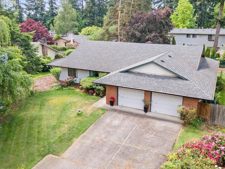Property Photo: 1614 SE 125th Ave WA 98683
