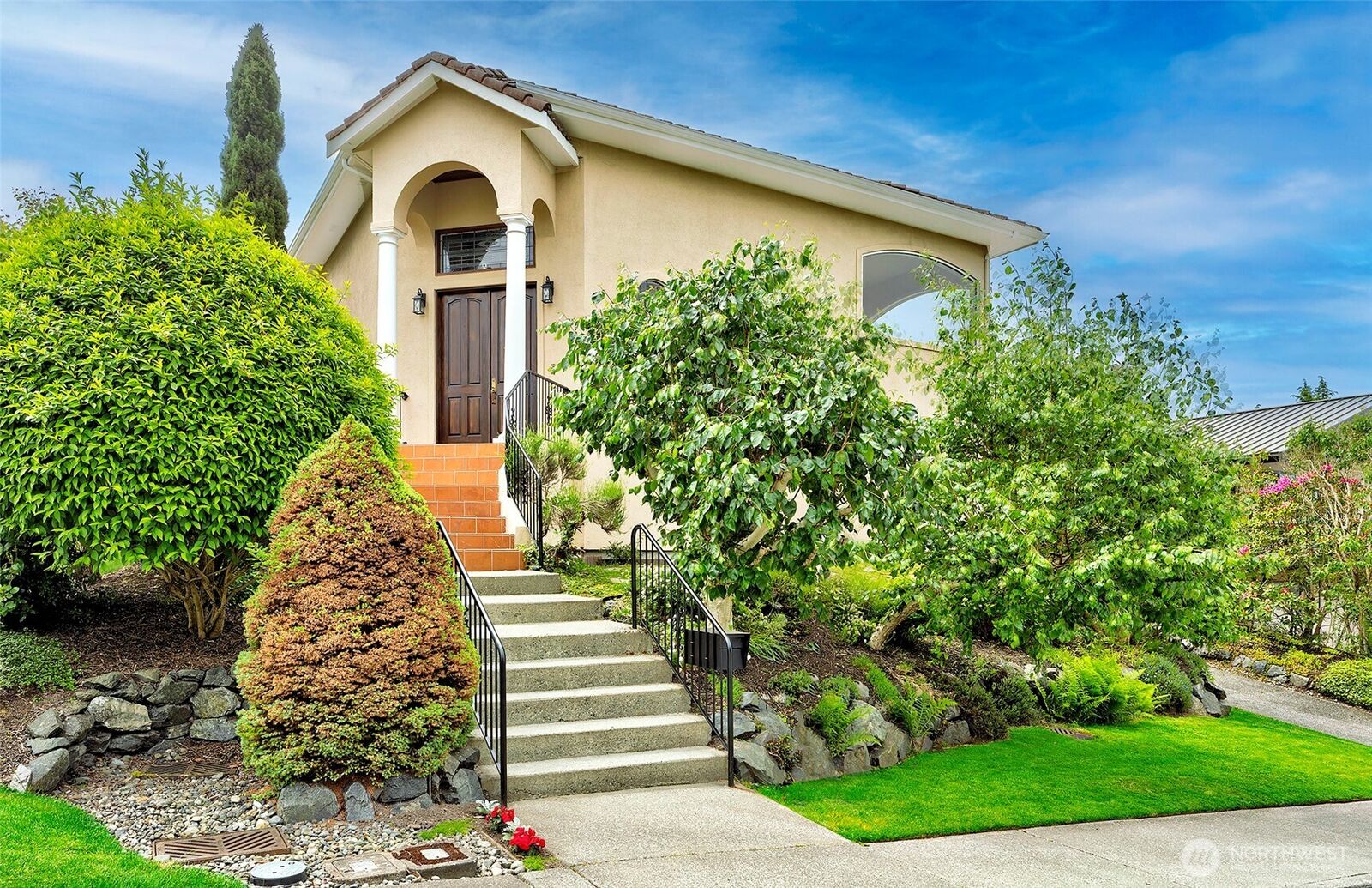 Property Photo: 750 Maple Street WA 98020