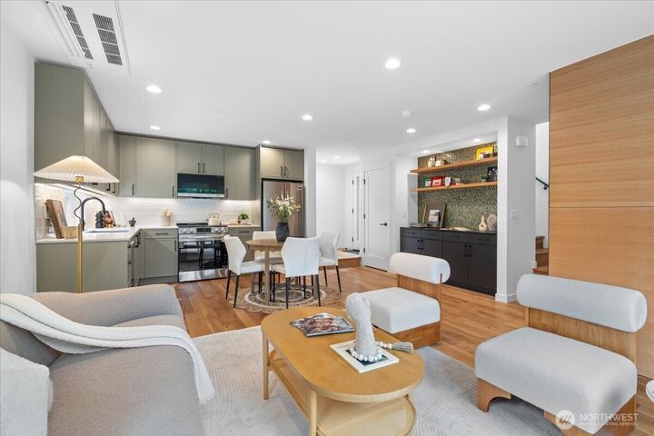 Property Photo: 4120 Burke Avenue N WA 98103
