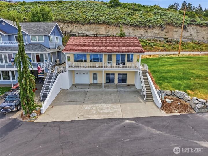 Property Photo:  1496  S Lakeshore Road  WA 98816 