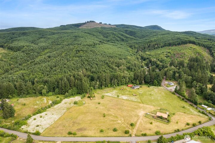 Property Photo:  1899  State Route 506  WA 98593 