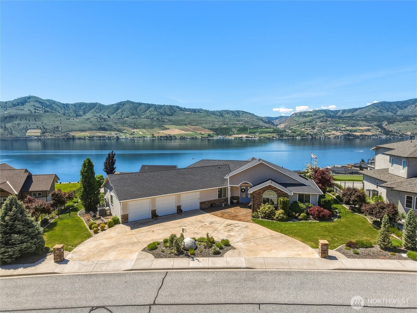Property Photo: 124 Waterview Drive WA 98816