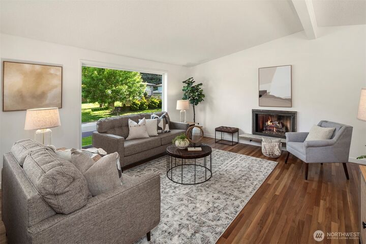 Property Photo: 5621 178th Place SW WA 98037