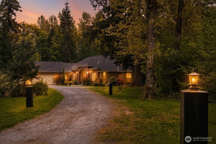 Property Photo:  2139  H St Road  WA 98230 