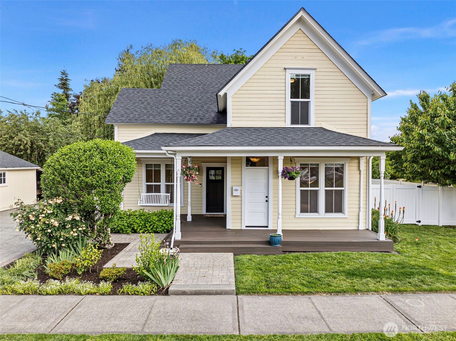 Property Photo: 1515 Everett Street WA 98390