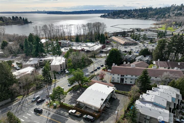 Property Photo:  9840 NE 116th Street 4  WA 98034 