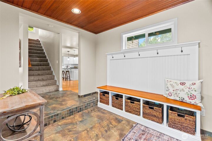 Property Photo:  1406  Eskridge Boulevard SE  WA 98501 