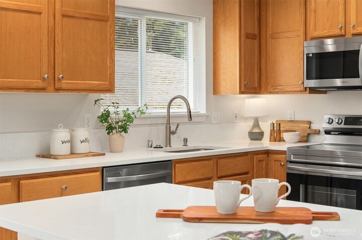 Property Photo: 19811 Wallingford Avenue N WA 98133