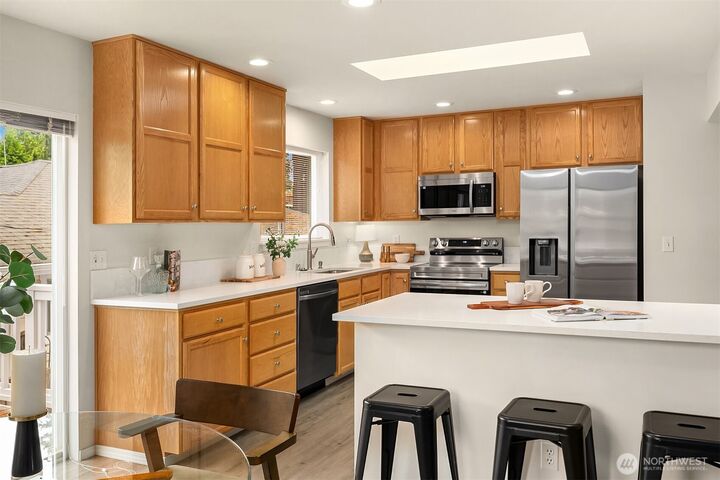 Property Photo:  19811  Wallingford Avenue N  WA 98133 