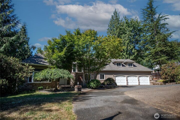 Property Photo:  18109  236th Avenue NE  WA 98077 