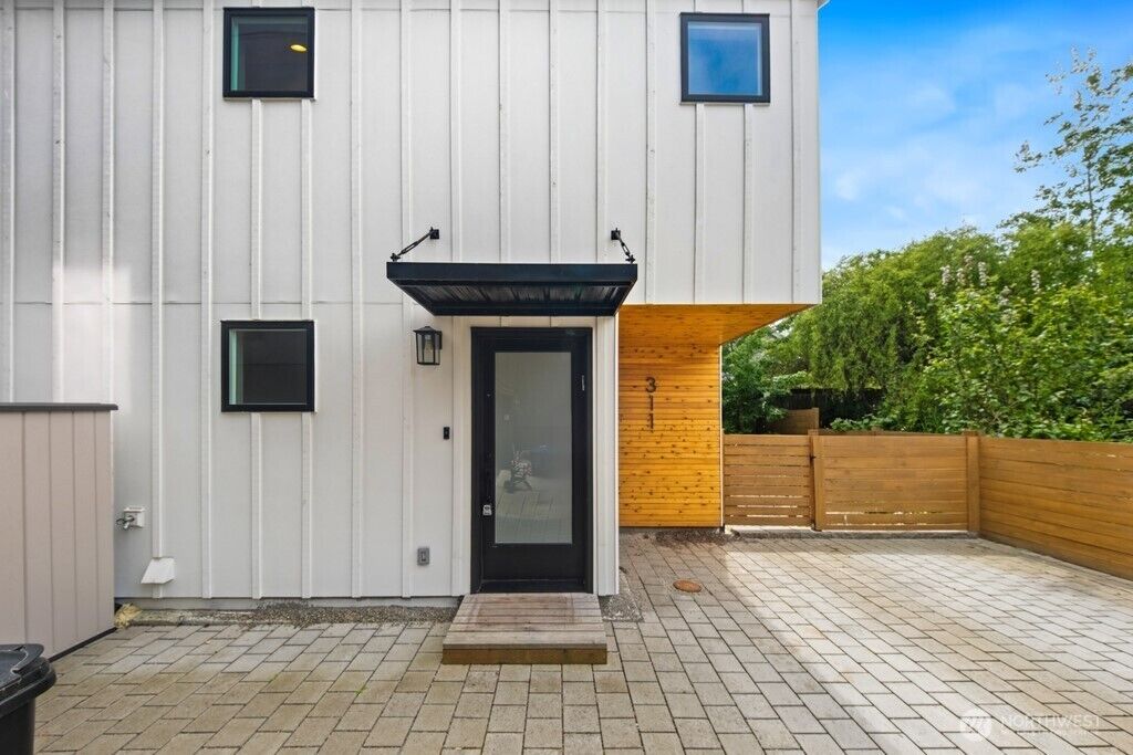 Property Photo:  311 NW 89th Street  WA 98117 