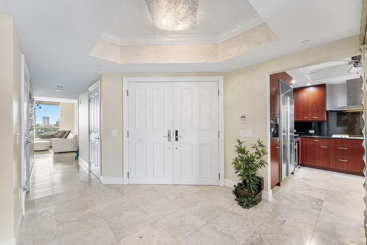 Property Photo: 6000 Island Boulevard 604 FL 33160
