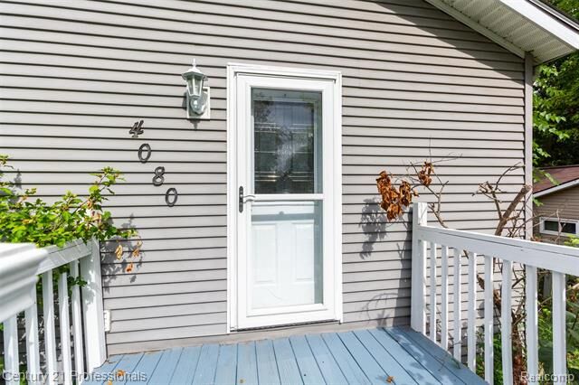 Property Photo:  4080 Cass Elizabeth Road  MI 48328 