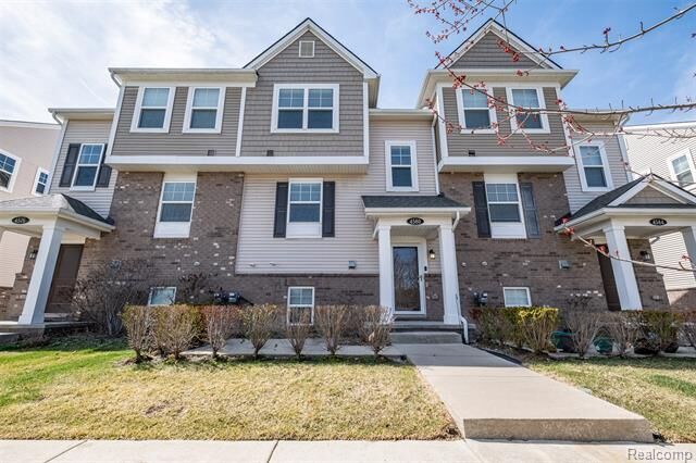 Property Photo: 4580 Bradley Circle 24 MI 48085