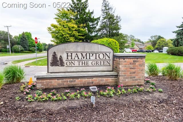 Property Photo: 574 Tennyson MI 48307