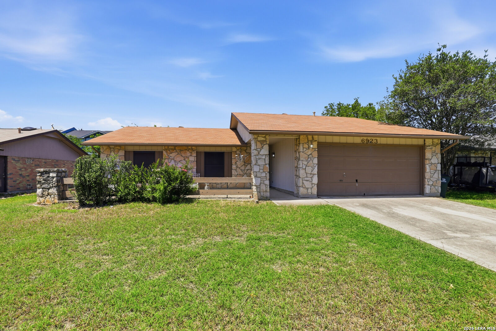Property Photo: 6923 Scottswood TX 78239