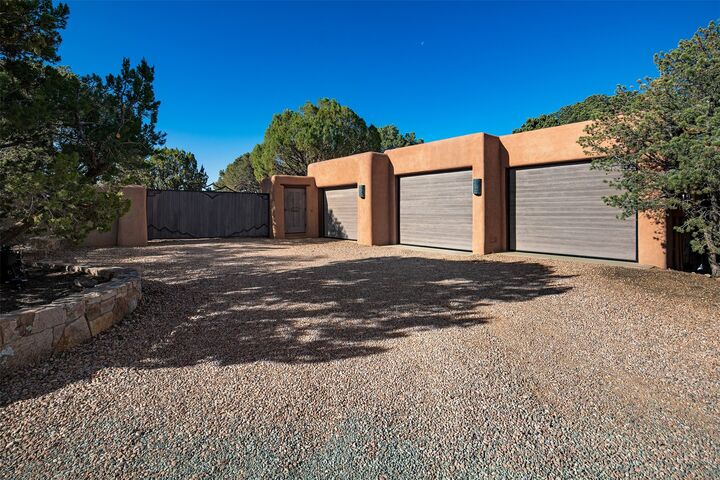 Property Photo:  946 Cerro De La Paz  NM 87501 