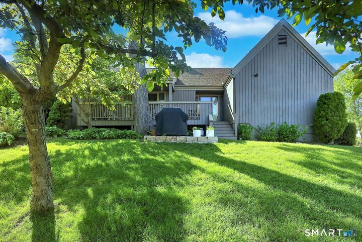 Property Photo:  209 Acorn Lane B  CT 06614 