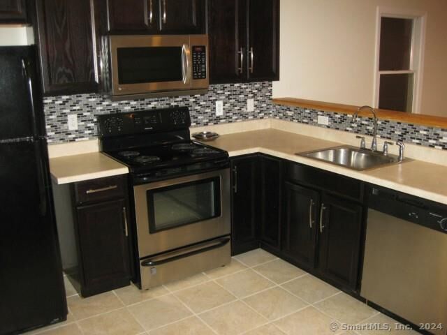 Property Photo:  95 Highview Avenue Apt #2  CT 06907 