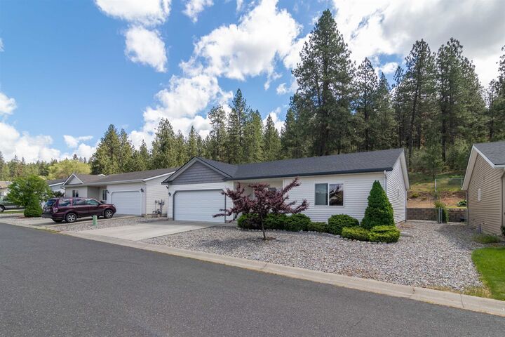 Property Photo: 5914 N Vantage Ln WA 99217