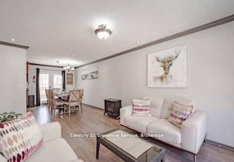 Property Photo: 879 Stephenson Road E ON P0B 1L0