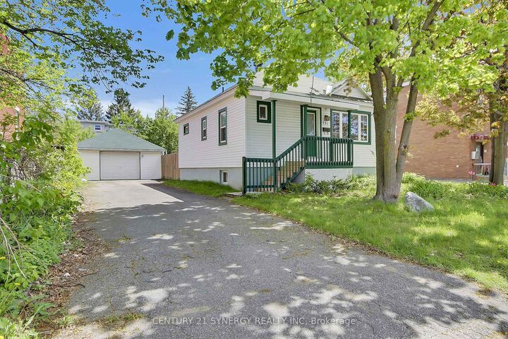Property Photo: 751 Rue De L,Eglise Street ON K1K 3K5
