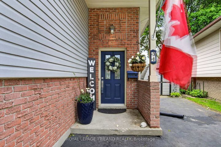 Property Photo: 31 Beechbank Crescent ON N6E 2N9