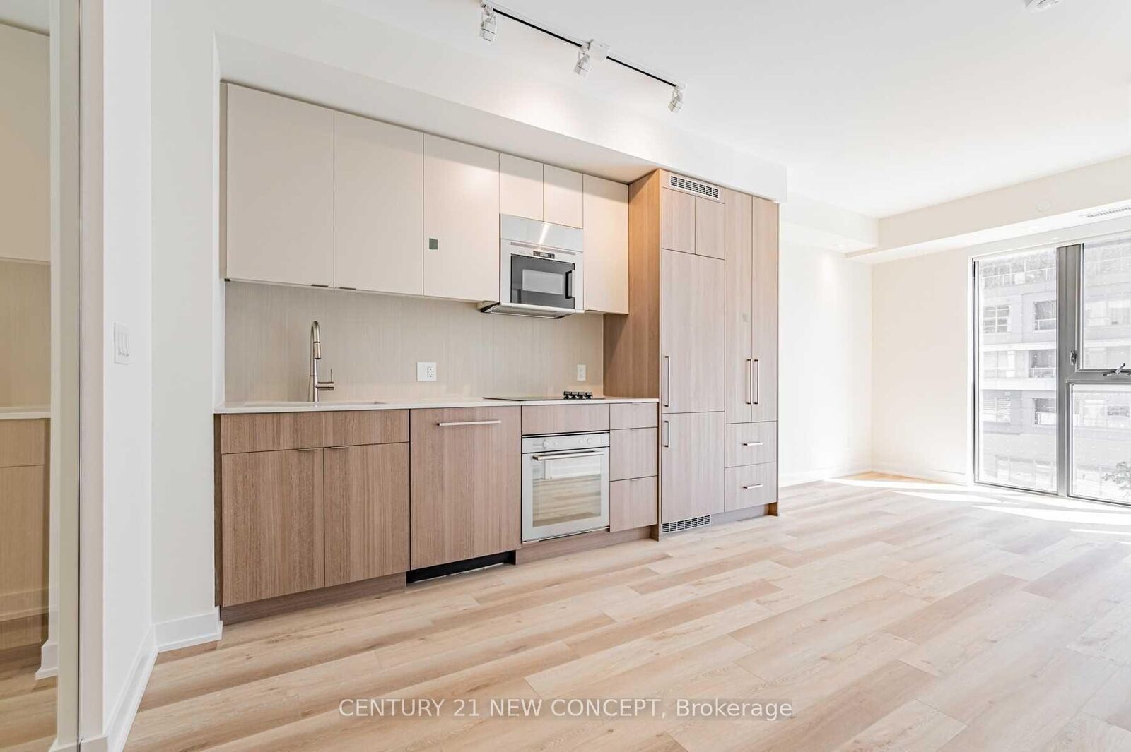Photo de la propriété: 840 St Clair Avenue W 409 ON M6C 0A4