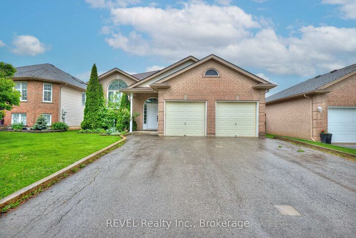 Property Photo: 28 Quaker Road ON L3C 7K7