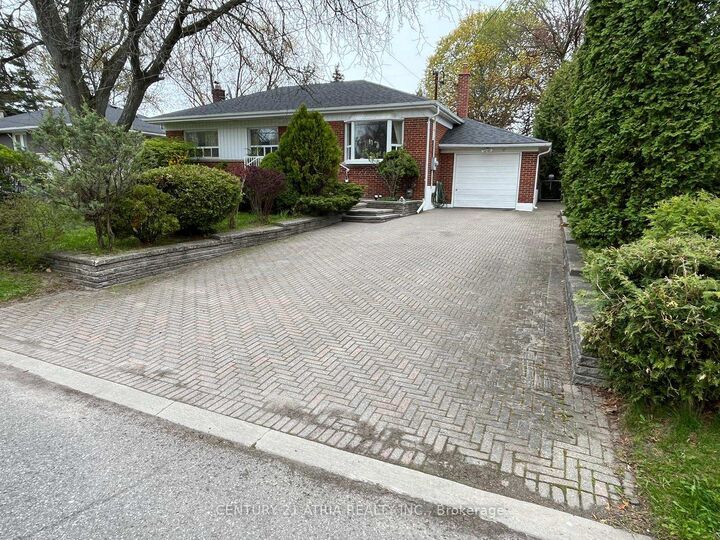 Photo de la propriété: 37 Tefley Road ON M2M 1C5