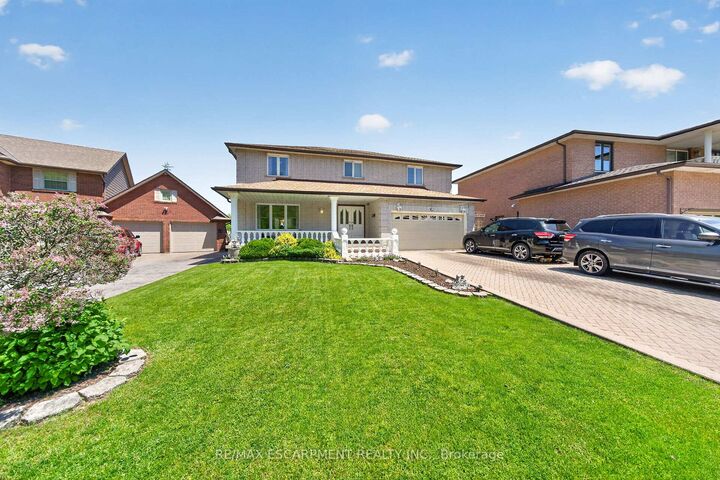 10 Skye Court — photo 1
