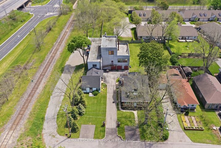 Property Photo: 50-52 &Amp 54 Park Road N ON L3M 2P3